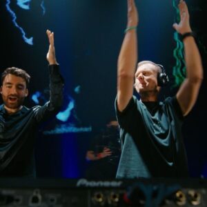 Armin van Buuren Instagram - Banger after banger with my friend @hilo_ofc 😎 You can relive our crazy B2B now on the @asotlive YouTube 🔥