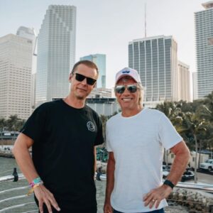 Armin van Buuren Instagram - Can’t actually believe this happened! Thank you so much @jonbonjovi from @bonjovi for coming on stage with me to play my remix of ‘Keep The Faith’ 🙏 I’ll forever remember this moment!