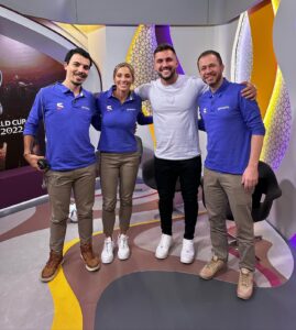 Arthur Picoli Instagram - MÃE COMENTEI UM JOGO DA COPA DO MUNDO NA GLOBO COM O @tiagoleifert 😱😱😱😱 Equipe mil, @thomaz.football e @fernandacolombo precisos em cada comentário. Aprendi muito com vocês hoje 🙏🏻❤️ Seguimos, em silêncio e sonhando cada vez mais ❤️🙏🏻