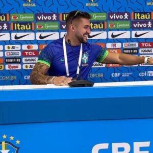 Arthur Picoli Instagram - Fim da copa e mais um início de sonho pelo hexa. Vamos juntos 💪🏻

Realizei um sonho de menino, e calei várias boquinhas maléficas com muito trabalho e responsabilidade. 

Agradeço a todos que tornaram esse sonho possível e me proporcionaram dias incríveis após ter tido um dos piores dias da minha vida. Essa vitória é pro meu vô tbm ❤️ @brahmacerveja 

Agora é trabalhar bastante, por que o objetivo é estar na Copa em 2026, porém, em uma nova função. Deus vai honrar e vocês saberão 🙏🏻❤️

Amo vocês ❤️ ps: assistam o último vídeo kakakakaka