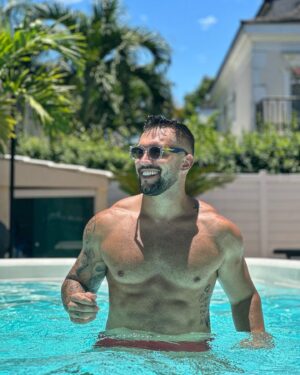 Arthur Picoli Instagram - Desde novo eu sabia que tudo ia virar 🙏🏻🤪