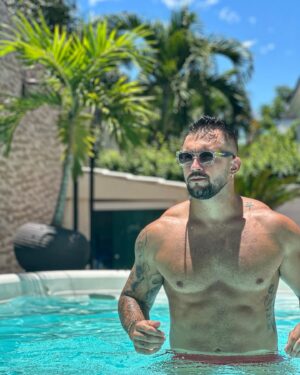 Arthur Picoli Instagram - Desde novo eu sabia que tudo ia virar 🙏🏻🤪