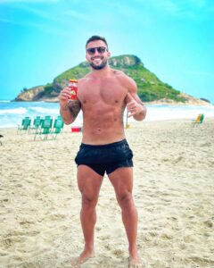 Arthur Picoli Instagram - Uma quinta no quintal de casa 🙏🏻🍀