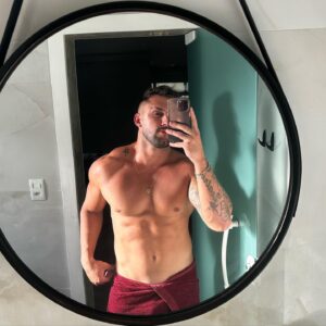 Arthur Picoli Instagram - Foco continua 🤟🏻❤️