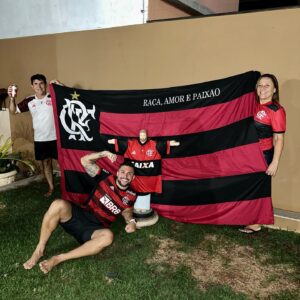 Arthur Picoli Instagram - Somos TRI CAMPEÕES DA LIBERTADORES 🙏🏻❤️🖤
#flamengo #libertadores #tri 

Conduru é rubro negro ❤️🖤