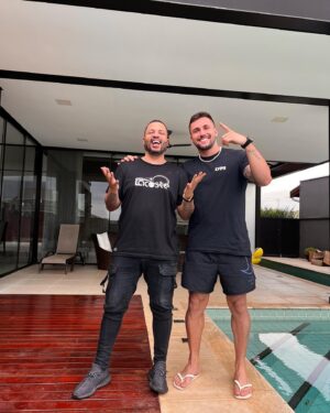 Arthur Picoli Instagram - Visitando o mais novo paulistano!!! Bem vindo irmão! A dupla improvavel segue unida, do BBB pra vida como se diz, né!?