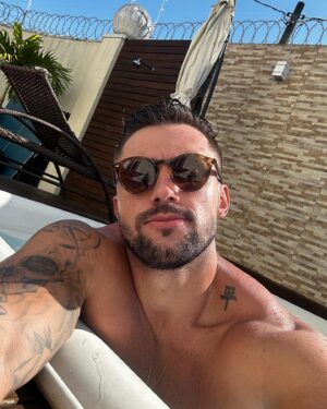 Arthur Picoli Instagram - Live is life ❤️🔥