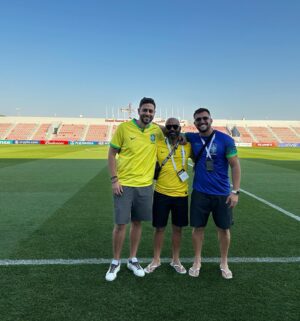 Arthur Picoli Instagram - Fim da copa e mais um início de sonho pelo hexa. Vamos juntos 💪🏻

Realizei um sonho de menino, e calei várias boquinhas maléficas com muito trabalho e responsabilidade. 

Agradeço a todos que tornaram esse sonho possível e me proporcionaram dias incríveis após ter tido um dos piores dias da minha vida. Essa vitória é pro meu vô tbm ❤️ @brahmacerveja 

Agora é trabalhar bastante, por que o objetivo é estar na Copa em 2026, porém, em uma nova função. Deus vai honrar e vocês saberão 🙏🏻❤️

Amo vocês ❤️ ps: assistam o último vídeo kakakakaka