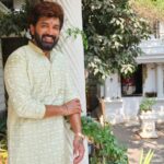 Arun Vijay Instagram - அனைவருக்கும் என் இனிய தமிழ் புத்தாண்டு நல்வாழ்த்துக்கள்!! ❤️ கடவுளின் நல்லாசியுடன் இவ்வருடம் எல்லோருக்கும் சிறப்பானதாக அமையட்டும்.🙏🏽