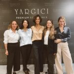 Arzum Onan Instagram - Dün bu saatlerden.. 🤎 güzel bir sohbetten.. @yargici_tr #premiumessentials