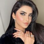 Asawer Ezzat Instagram - مو كل الحجي ينحجي 🤣🤛🏻 مكياج حبيبة قلبي @riyam_beeauty