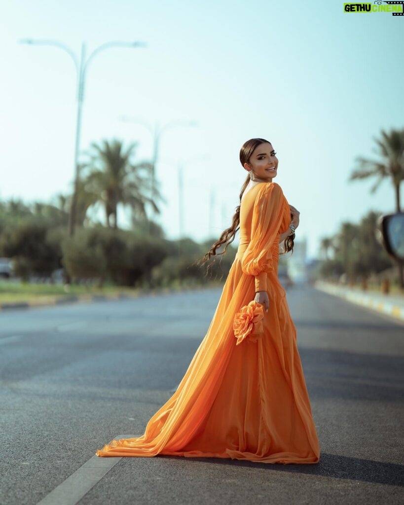Asawer Ezzat Instagram - 🧡🧡🧡 dress @reesh_boutique2 makeup @riyam_beeauty camera @66nnv 📷📸