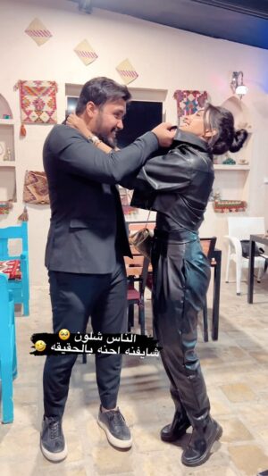 Asawer Ezzat Instagram - الناس : فدوه شلون متفاهمين 🥹
.
احنا 😤🤛🏻🤌🏻🤬