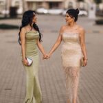 Asawer Ezzat Instagram - يُرمِم الاصدقاء ارواح بعضهم 💜👭🏻 . . makeup @makeupbyayaelnagar photographer @mohamed_ramadan_photography