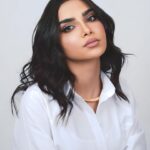 Asawer Ezzat Instagram - فإذا وقفت أمام حسنك صامتا . فالصمت في حرم الجمال جمال . كلماتنا في الحب تقتل حبنا . ان الحروف تموت حين تقال . @alsaaadiii 📸📸 مكياج وشعر @riyam_beeauty
