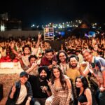 Asees Kaur Instagram – Bengaluru !! Thank you from me & my team for tremendous love ❤️ 

Shot by- @chiragpanchal__ @karanghodapictures 
Outfit- @_jimmyzdesigner_ 
Makeup- @makeupbykomalamhegde 
Hair- @hair_by__riya 

#aseeskaur #tarang2024 #concert