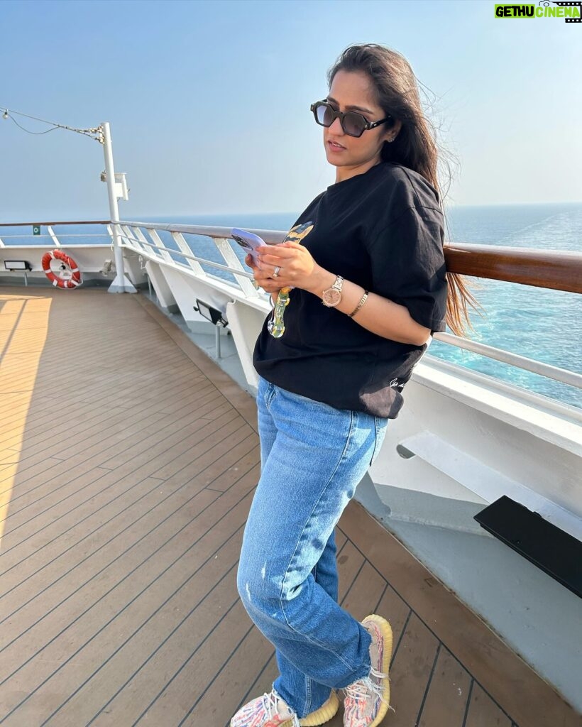 Asees Kaur Instagram - All work & no play makes Jack a dull boy !!!! Mandatory fun with fam on the cruise 🚢…… AseesKaur, family, fun, trip