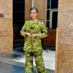 Ashi Singh Instagram - @timesfashionweek just got a whole lot greener🍃 (and a whole lot more glamorous)!🙈😜 Outfit by : @charuparasharofficial . . . #ashisingh #ashi #itsmeashi #fashion #fashionweek #timesfashionweek #green #ashisinghoutfits #rampwalk #corporatelook #ootd #outfitoftheday #ootdfashion #grwm #grwmoutfit