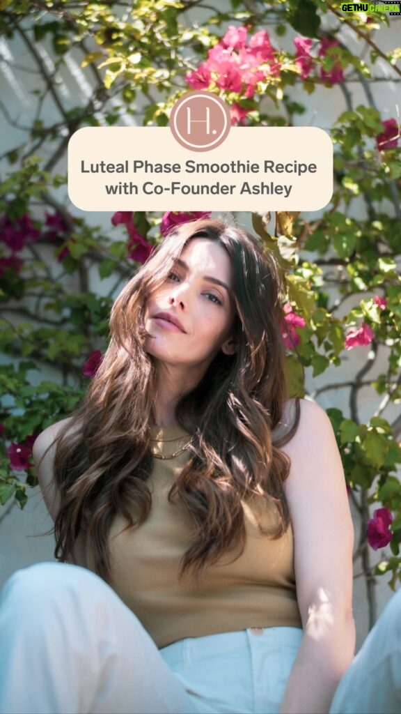 Ashley Greene Instagram - Your luteal phase sends your metabolism into overdrive, asking for a nutrient boost. That’s why we teamed up with our co-founder, Ashley, to create a nutrient-rich smoothie. Full recipe below, and yes, we promise the laughter throughout is just as wholesome. Almond butter 🥜: Protein and healthy fats to curb those cravings. Coconut milk 🥥: Creamy, delicious hydration. Cinnamon 🍂: A sprinkle for taste and blood sugar balance. @ritual Protein 💪: For that much-needed post-workout recovery. Banana 🍌: A potassium-rich treat to ease inflammation. Coconut yogurt 🥥: Because gut health can be tasty too. Frozen Strawberries 🍓: Sweetness without the sugar crash. So here’s to health, to laughter, and to a luteal phase smoothie that delivers both. Cheers! #lutealphase #cyclesyncing #ourhummingway #ashleygreene #cyclesootherpatches #wholecyclewellness