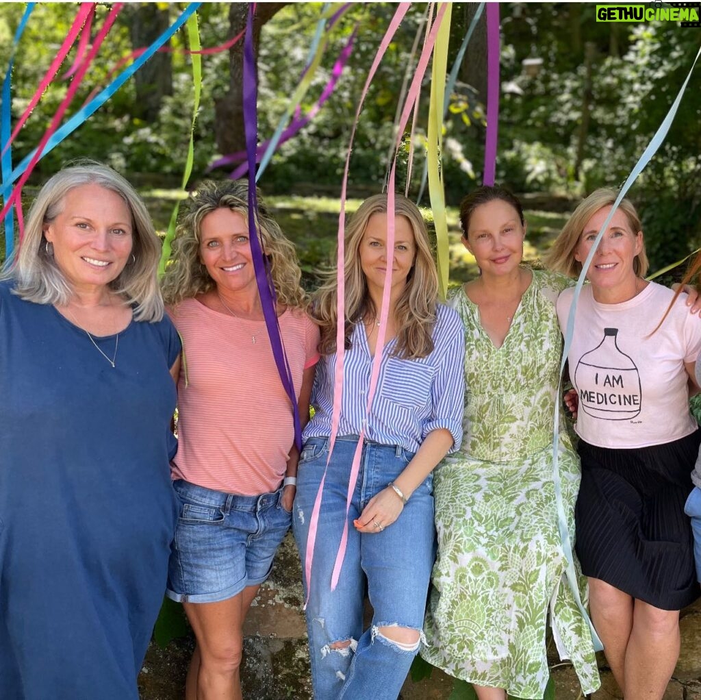 Ashley Judd Instagram - It is such a sweet joy to be with my Chosen Sisters on the @u.s.surgeongeneral’s (Dr Vivek Murthy - so lovely) podcast, House Calls, where I share how friendship has been one of my most important lifelines. We talk about the power of friendship and connection — the bonding, community, mutual support and aid, accountability, running charades, pie, laughter, our many travels, Smoky Mountains, bonus nieces and nephews, Mamaw (Mom), Pop, Uncle Roy. To my Chosen Sisters, Logan, Heather, and Sam — thank you for your deep trust. It is an awesome thing to be yours, and to know you are open to sharing in such a venue about how its works between us. Thank you for these memories of a lifetime, the photos of which are but a small slice. The one at the tree, the grief is so present with me and yet - so are you. So are you. And deep love for our full community, LCB, TAJ, MM. We met at @YWCA #zumba, recovery support groups, a funeral, getting glamour for an event. God blesses in so many ways. Listen to the podcast episode at the link in the bio. I look forward to your listening, and thoughts. #chosenfamily #femalefriendship #community #memories #recovery