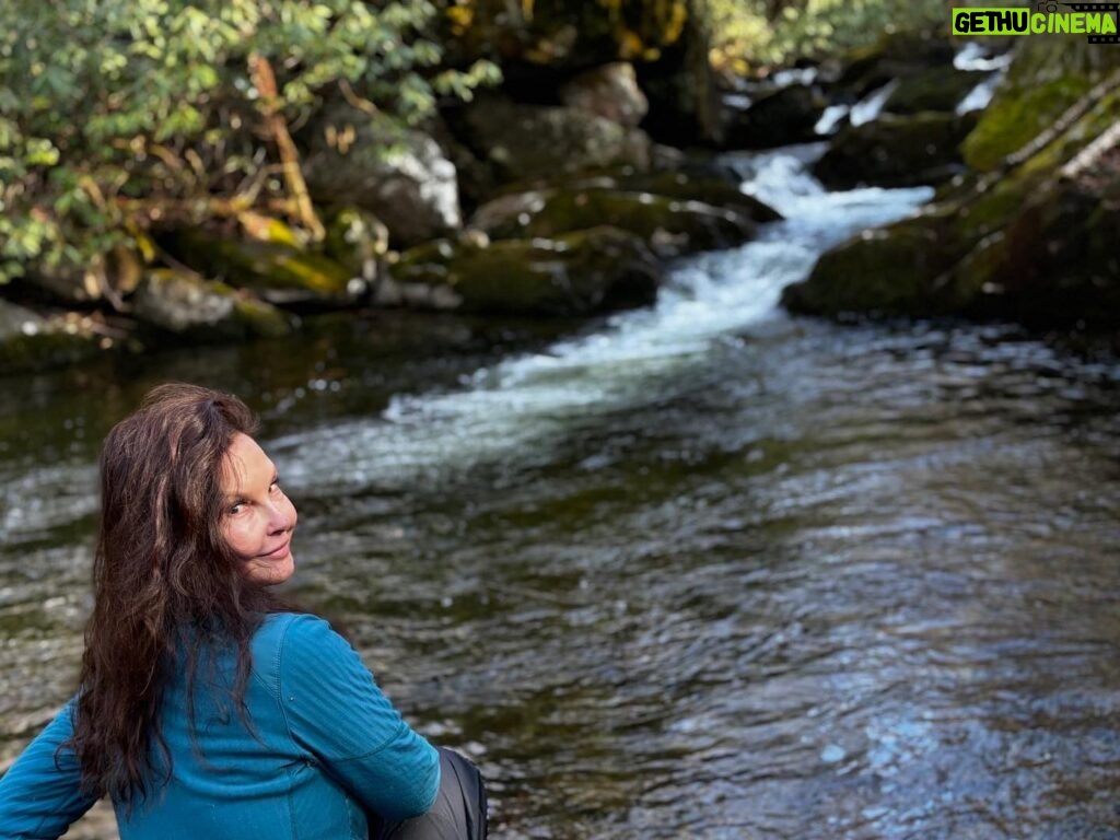 Ashley Judd Instagram - Winter holidays, reflecting in the Great Smoky Mountains.