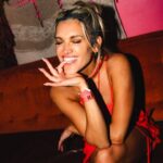Ashley Roberts Instagram - Until next year @brits 🖤 Had a blast working w @thisisheart Life goals moment w Miss Kylie ✔️ Styled @thomasgeorgewulbern Hair @hairbylinus Make up @louboxy Shot by @the.twins.shot.this Thanks to @rosewoodlondon @michaelbonsor 🫶🏼