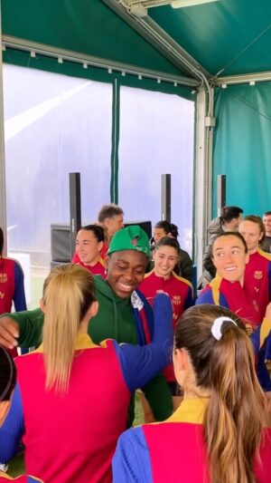 Asisat Oshoala Instagram - Gràcies per tot, SuperZee ❤️

Et trobarem a faltar 🫶
We will miss you! 🥹