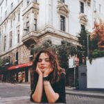 Aslı Bekiroğlu Instagram - Istanbul, bayramda boş musun? 🥀 @mraraz #film