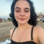 Aslıhan Kapanşahin Instagram - Hayatınızda nice güzel iyi ki dolu yıllar olsun💫 Bu yılda hayatıma giren herkese, yaşadıklarıma ve öğrendiklerime çok teşekkür ederim, her şeye iyi ki! Yeni yılda güzel anılar sizinle olsun.🎄❤️ -Daha paylaşmak istediğim fakat sığdıramadığım bir sürü an var bu yıla dair, siz bilmeseniz de hepsine teşekkürler🌸-