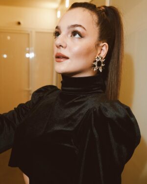 Aslıhan Kapanşahin Instagram - 🤍
Fotoğraf @nadirozkan 
Styling @busraissik 
Makyaj @erkanuluc 
Saç @tolgayldrmhairdesign