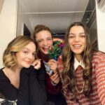 Aslıhan Kapanşahin Instagram - İrina,Olga,Masha mutlu yıllar diler🎉🎄✨🤍🧚🏻