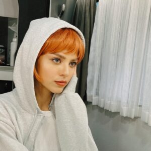Aslıhan Malbora Instagram - Who is this?!😋