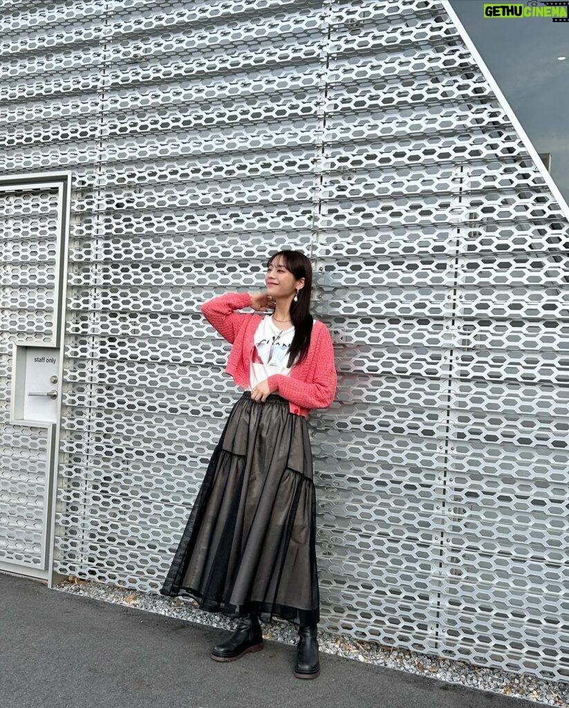 Asuka Kijima Instagram - 今日もお疲れさまです🫶🏻 衣装 cardigan @lilliancarat_official skirt,tops @ladymade_official
