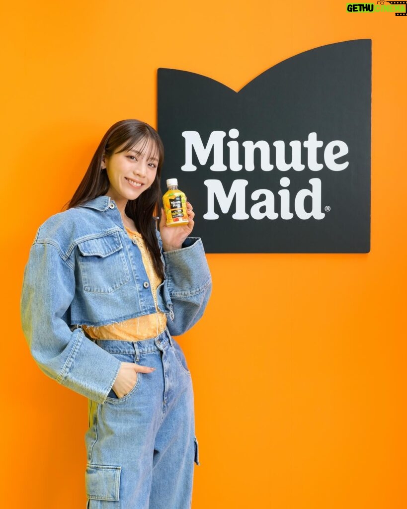 Asuka Kijima Instagram - ‍ 二子玉川で開催している Minute Maid Parkへ遊びに行きました🍊🍇 わたし実はですね、 普段からミニッツメイドを愛飲していて 現場でも家でもよく飲んでます！ このフルーティで爽やかな味わいが大好きなのです😋 果実感たっぷりなのも嬉しいよね♡ グレープとオレンジ みなさんはどちらが好きですか？ イベントにはフォトブースもあって オリジナルフォトを撮って楽しんだよ〜 〜4/21(日)まで二子玉川ライズで開催しているそうです！ ぜひ、足を運んでみてください♡ #PR #ミニッツメイド #MinuteMaid #ココロ晴ればれ