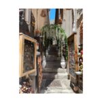 Atala Sarmiento Instagram – Taormina fascinó a Goethe, a Nietzsche, a Freud, a Richard Wagner…
Es escenario de series, películas, obras literarias…
Tenía muchas ganas de conocerlo…entendí por qué se fascinaron ellos y dejé que me fascinara a mí 🤩💝
No me he ido de aquí y ya quiero volver 🤭
#quevivalavida #asísí #taorminamylove #sicilianelcuore