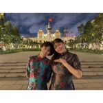 Atsuko Maeda Instagram - . ベトナム・ホーチミンにて2日間行われた 日越外交関係樹立50周年記念事業 ～JAPAN TREND FESTIVAL2023〜 に参加させていただきました。 ベトナムで初のファンミーティングという素敵なイベントも開催していただき、時間と人数に限りがあったのですが沢山の方が来てくださったそうで本当にびっくりしました！10年以上好きでいてくれた方達ばかりでやっと会えたねって初めて直接お話しできて、もう感無量😭本当にみんな可愛かった。。 あと最後に必ず、一番に貴方の幸せをっていますという美しい言葉をかけてくれる心の美しい皆さんにとても感動しました。 また必ず会いましょうね！ 写真は皆さんから許可をもらったので☺︎ イベント一日目のベトナムの民族服アオザイは@kito_hochiminh さんでオーダーメイドで作っていただきました👏 可愛い沢山の生地から選んで、 形も全て自分の好みに作ってくれます！ 個人的なお土産もここで買いました☺︎ ベトナムに行く際は是非行ってみてね！ こんな素敵な機会をいただき本当にありがとうございました。 来年以降もベトナムでジャパントレンドフェスディバル開催されますように☺️もう一つの衣装はまた載せます！