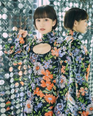 Atsuko Maeda Instagram - .
Rabanne×H&M. 銀座並木道り店.
華やかな場所にいきたくなる
遊び心がキュートなコラボレーション🌹🧡

#RabanneHM＃エイチアンドエム #PR