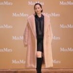 Atsuko Maeda Instagram - .#MaxMaraTeddyTENPark. テディベアコート🧸 六本木ヒルズが今テディベアで溢れていて 可愛い可愛い天使ちゃん2人とクレーンゲームでテディベアゲット楽しいブースが沢山🧸❤️ キッズ用コートも新作であるそうで親子コーデできるなんて💗 色もデザインも沢山あるので一番好きな一着さがしてね！ #MaxMaraTeddyTen #MaxMara #pr