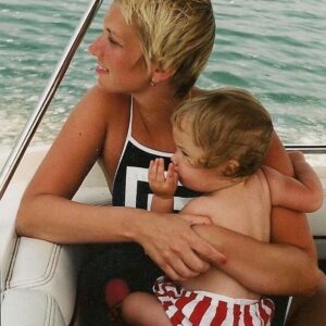 Audrey Whitby Instagram - Happy Mother’s Day to all the mothers and mother lovers! ❤️#ILoveYouMom