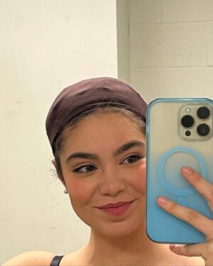Auli'i Cravalho Instagram - Lately ❤️

On a mushy gushy note… I have never been busier and I’m feeling so fucking grateful to everyone who has sent a kind thought or bit of motivation my way. Mashallah, God is good, mahalo ke akua. Truly couldn’t have imagined this life for myself. ❤️🙏🏼