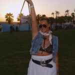 Aurélie Van Daelen Instagram - This baddie loves #coachella 🎡🌵🏜️🌴 Invited by @cocacolabelgium ❤️ #publicité