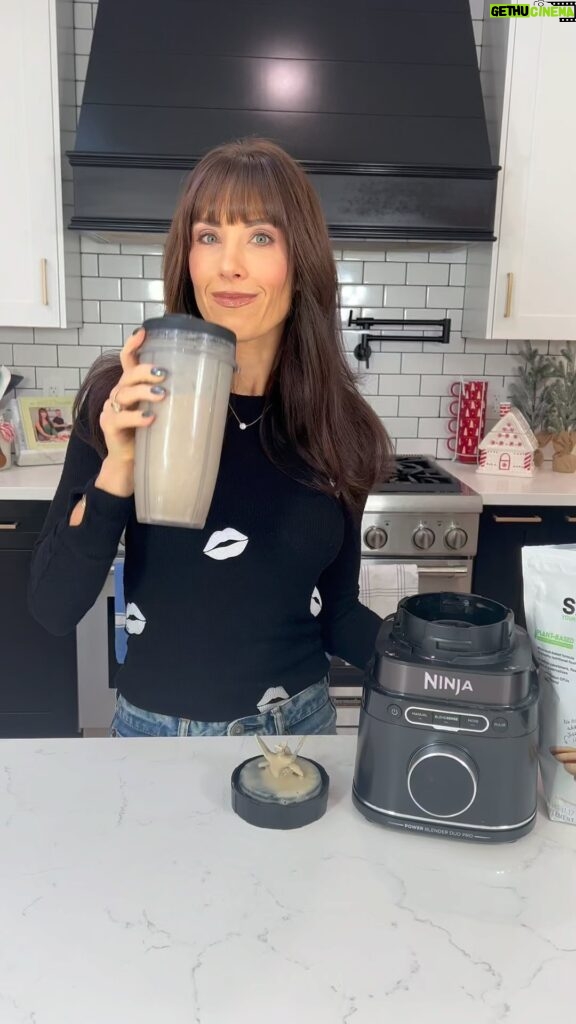 Autumn Calabrese Instagram - Craving a holiday treat without the guilt? Try out my favorite fall smoothie recipe using the @Ninjakitchen Detect Duo BlendSense Blender! 🦃🍂 #sponsoredbyninja Snickerdoodle Smoothie Recipe: - 4 oz water, 4 oz unsweetened almond milk - 1 cup frozen riced cauliflower - 1/2 frozen banana - 1/2 cup ice - 1 scoop of snickerdoodle Shakeology Cheers and happy holidays! use code AUTUMN10 to get 10% off at ninja kitchen.com #fallrecipe #thanksgiving #fallfavorite #goodmoodfood