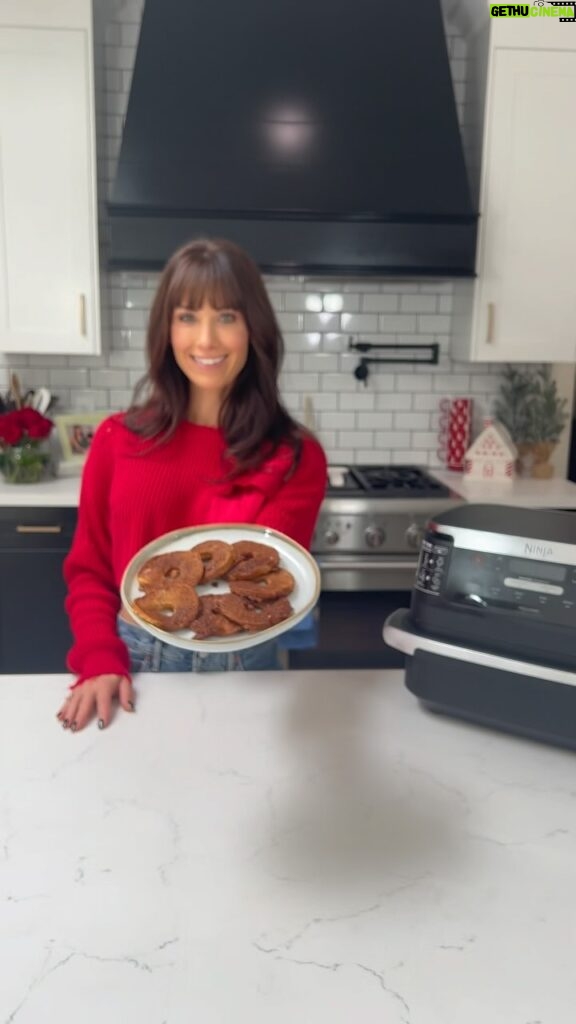 Autumn Calabrese Instagram - Looking for a fun, fall activity today? Try making these air fryer cinnamon apple rings 🍎 They only take a few minutes & they taste like apple pie but without weighing you down. Ingredients for the batter: 4 apples cored (I used honey crisp) 1 cup GF all purpose flour 1 egg 1/2 cup milk of choice (I used unsweetened almond) 1 tsp cinnamon 1/2 tsp nutmeg 1/2 tsp ground ginger Ingredients for the topping 2 tablespoons coconut sugar 2 tablespoons cinnamon Directions -combine dry ingredients for batter (flour, cinnamon, nutmeg & ginger. Whisk to combine. -in a separate bowl whisk the egg, then add milk and whisk again. -add the dry ingredients to the wet, whisk to combine. - in a separate shallow bowl, combine coconut sugar & cinnamon -dip each apple ring in the batter, let excess drip off, then dip in the sugar & cinnamon mixture. Place in air fryer. - air fry at 380 degrees for 10 minutes, I like to do 5 minute increments & check on them to make sure they aren’t getting over cooked. Let cool & enjoy! 😋 #fall #apples #dessert #airfryer #goodmoodfood