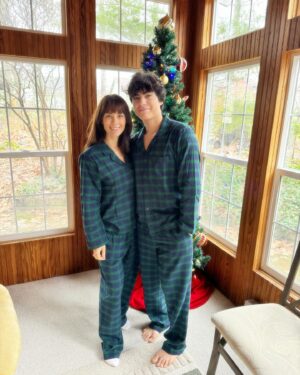 Autumn Calabrese Instagram - Merry Christmas from our family to yours!!!!🎄❤️