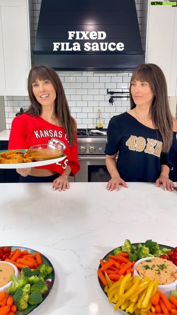 Autumn Calabrese Instagram - 🏈 SUPER BOWL 🏈 is 1 week away! Whether you’re cheering for the Chiefs, the 49ers or Taylor 😜 I’ve got you covered with my favorite Game day Fixate recipes!!!! Thousands of people are starting 21 Day Fix tomorrow, complete with Portion Fix nutrition. One of the best parts of the nutrition plan is that you can still eat all the foods you love! All of these recipes and hundreds more are available on Fixate the cooking show on BODi. Link in bio to join. What are you cooking up for game day and who are you cheering for? #goodmoodfood