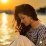 Avneet Kaur Instagram - 😍🌅 #candids