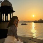 Avneet Kaur Instagram - 😍🌅 #candids