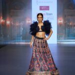 Avneet Kaur Instagram - My first time ever walking the ramp. Thank you @timesfashionweek for such an exhilarating experience ❤️ #showstopper for @houseofdeepthi ✨ MUAH @sonicsmakeup @hairbyradhika @houseofdeepthi @timesfashionweek @Timesfashionweek
