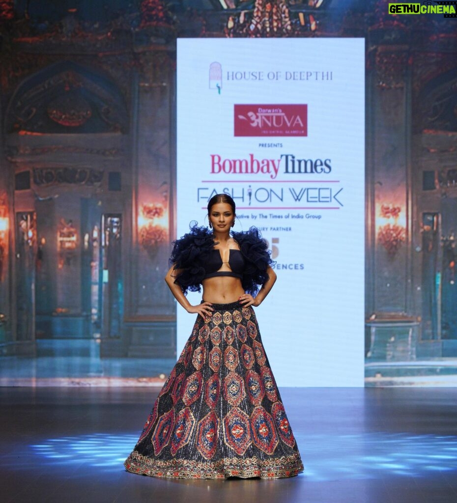 Avneet Kaur Instagram - My first time ever walking the ramp. Thank you @timesfashionweek for such an exhilarating experience ❤️ #showstopper for @houseofdeepthi ✨ MUAH @sonicsmakeup @hairbyradhika @houseofdeepthi @timesfashionweek @Timesfashionweek