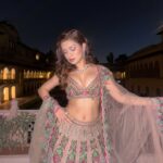 Avneet Kaur Instagram - In my param sundari moment 🧚‍♀️💗🤭 Styling @kmundhe4442 Wearing @mohrayacouture Jewellery @laadoatelier Makeup Me